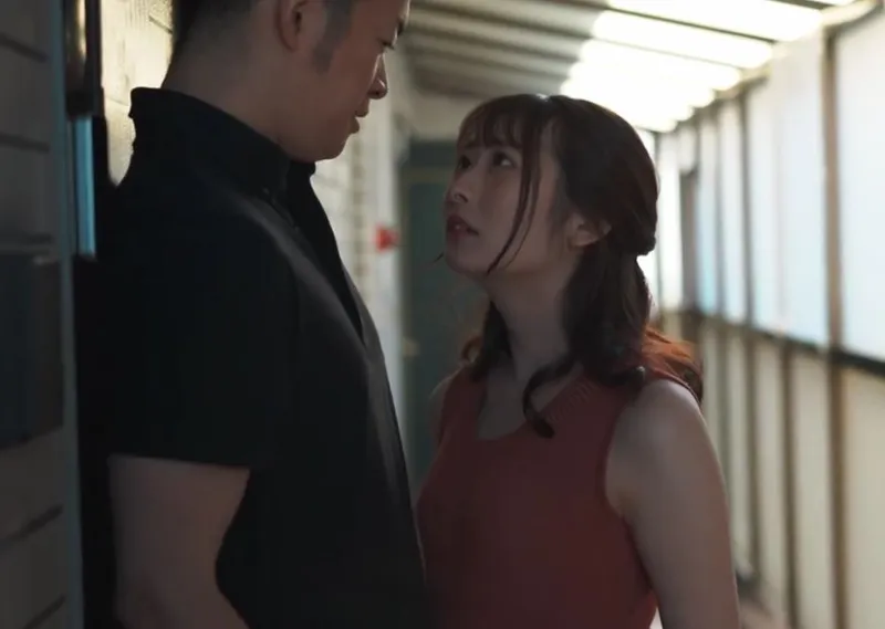 Anh thợ điện may mắn được địt em hàng ngon